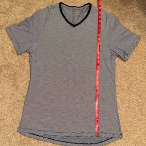 Lulu women’s shirt